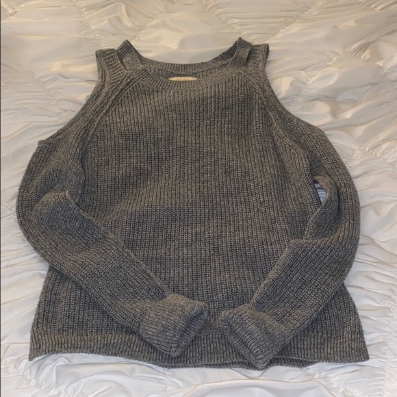 Hollister Lightweight Grey Cold Shoulder Sweater - Picture 2 of 6